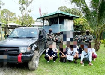 PATI Myanmar yang ditahan TDM selepas ceroboh masuk ke negara ini melalui Sungai Golok di Jeli, Kelantan hari ini-IHSAN ATM.