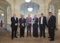 MASSILA Kamalrudin dan Ketua Pegawai Eksekutif (CEO) Toi Ohomai Institue of Technology, Kieran Hewitson sewaktu menandatangani Surat Niat bertempat di IPT berkenaan.