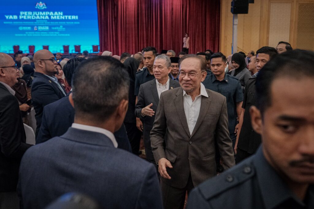 Anwar beri tempoh sebulan KSN, ketua jabatan kaji kesan AI kepada produktiviti
