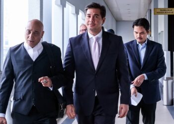 ADAM Radlan Adam Muhammad dilepas dan dibebaskan oleh Mahkamah Sesyen, Kuala Lumpur atas 12 pertuduhan rasuah dan pengubahan wang haram berkait projek Jana Wibawa. - UTUSAN/M. FIRDAUS M. JOHARI