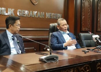 AMINUDDIN Harun pada sidang akhbar selepas mempengerusikan Mesyuarat Mingguan Exco di Wisma Negeri, Seremban hari ini.-UTUSAN /NUR SHARIEZA ISMAIL.