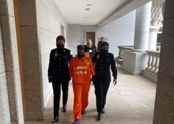 Ejen insuran direman SPRM di Mahkamah Majistret Putrajaya disyaki subahat pelaburan palsu RM21 juta.