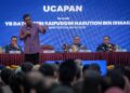 SAIFUDDIN Nasution Ismail berucap ketika Dialog Belanjawan 2026 bersama Pemegang Taruh di di Kementerian Dalam Negeri Putrajaya. - UTUSAN/FAIZ ALIF ZUBIR