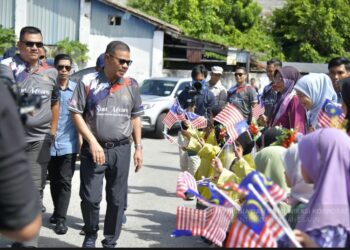 SAIFUDDIN Nasution Ismail ketika menghadiri Program Sua Mesra KDN di Dataran Bandar Baharu, Kedah hari ini. - IHSAN AADK