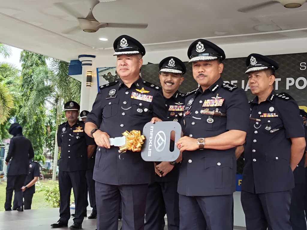 153 pangkalan haram atas tanah kerajaan dirobohkan terlebih dahulu