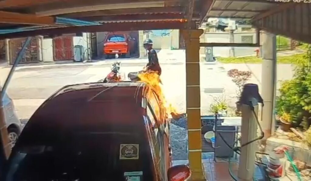 Polis buru suspek bakar kereta di Bukit Katil 1 WhatsApp Image 2025 08 24 at 11.33.24 f2f1f5f1