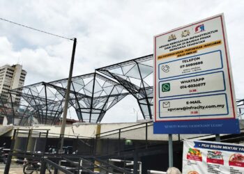 RUTIN harian masyarakat di daerah Segamat berjalan seperti biasa selepas  digegarkan dengan bencana gempa bumi kelmarin.-UTUSAN/FARAHWAHIDA AHMAD