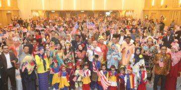 ANTHONY Loke  selepas menghadiri majlis perhimpunan bulanan peringkat Kementerian Pengangkutan, Putrajaya.