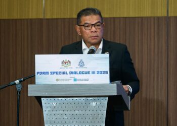 Saifuddin Nasution ketika Siri Dialog Khas III PDRM yang dianjurkan Jabatan Siasatan Jenayah Komersial (JSJK) di Pusat Konvensyen Sime Darby, di sini, hari ini
