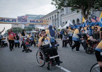ANTARA peserta Larian MAPPA XX 2025 di Dataran Putrajaya, hari ini. – UTUSAN/FAIZ ALIF ZUBIR