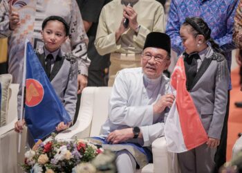 ANWAR Ibrahim ketika menghadiri sambutan Hari ASEAN 2025 di Cyberjaya. - UTUSAN/FAIZ ALIF ZUBIR