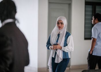 SITI Amiza Baharuddin atau dikenali sebagai "Miza Ozawa" hadir Mahkamah Sesyen Jenayah Sepang di sini, hari ini atas tuduhan menjual kandungan lucah melalui aplikasi Twitter. - UTUSAN/FAIZ ALIF ZUBIR