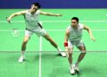 AARON Chia dan Soh Wooi Yik terpaksa akur tewas kepada pasangan dari India, Satwiksairaj Rankireddy dan Chirag Shetty dengan keputusan straight set dalam perlawanan suku akhir beregu lelaki Kejohanan Badminton Dunia BWF di Arena Adidas, Paris.-AFP