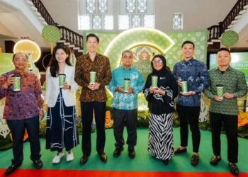 AARON Ago Dagang (tengah) pada Majlis Pelancaran Kerjasama Chagee Malaysia dan Jabatan Muzium Malaysia di Muzium Negara, hari ini. - UTUSAN/FADILLA FAZIRA ZAHID