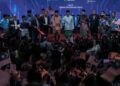 ANWAR Ibrahim mengibarkan jalur gemilang pada Majlis Amanat Perdana Perkhidmatan Awam (MAPPA) ke-20 di Pusat Konvensyen Antarabangsa Putrajaya (PICC) Putrajaya hari ini.-UTUSAN/FAIZ ALIF ZUBIR