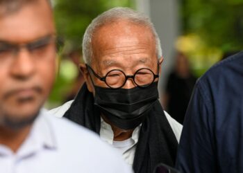 Taikun hotel Malaysia, Ong Beng Seng meninggalkan Mahkamah Negeri di Singapura. Beng Seng mengaku bersalah pada 4 Ogos 2025 atas pertuduhan yang dikaitkan dengan bekas menteri pengangkutan negara kota itu yang dipenjarakan kerana rasuah. - AFP