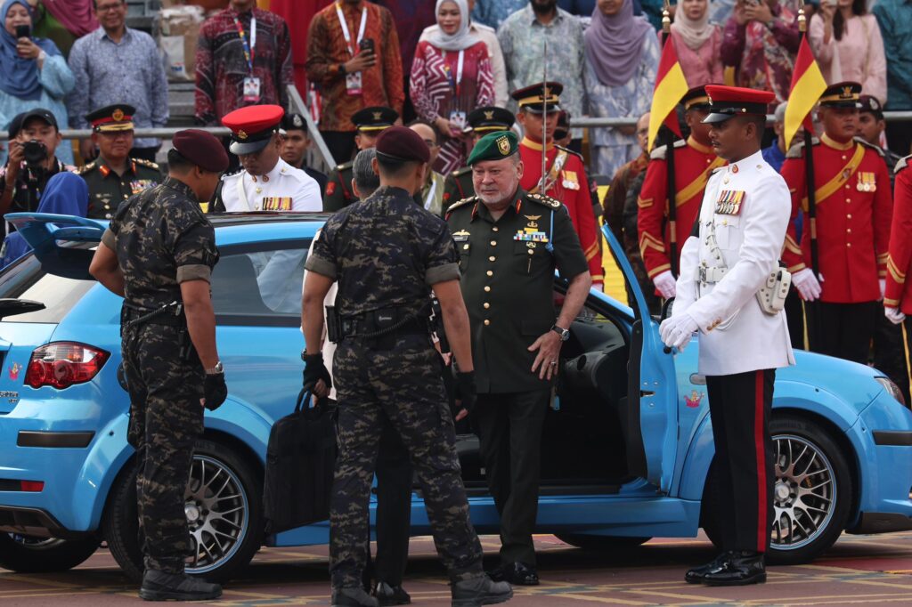 Agong pandu sendiri Satria Neo R3 ke sambutan Hari Kebangsaan 2025 1 c4b51f3c 4242 4a2f 8c05 9dad13a65d29