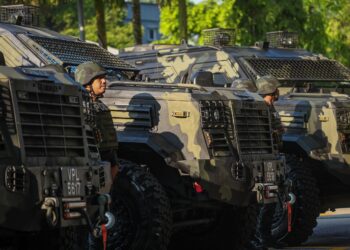 EMPAT unit kenderaan kenderaan pengangkut berperisai (APC) diterima PDRM di Bukit Aman hari ini sebagai langkah mengukuhkan keselamatan sempadan negara.