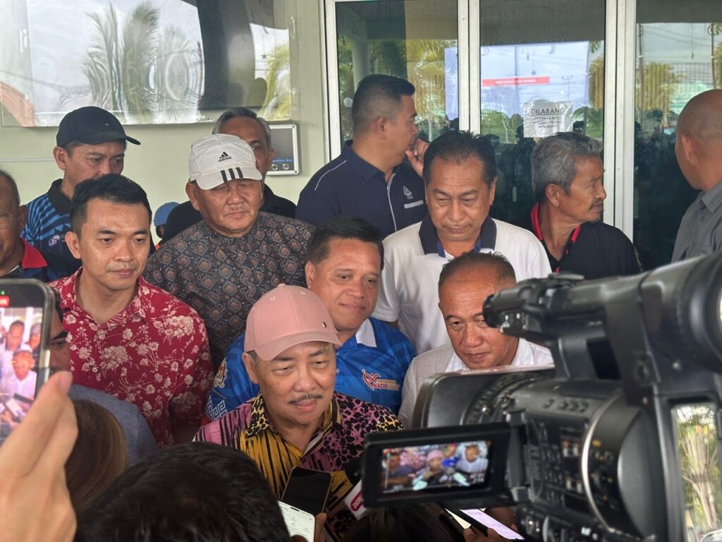 Shahelmey ikut kami – Hajiji