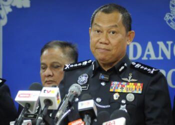AB Rahaman Arsad pada sidang akbar di IPK, Johor Bahru, Johor hari ini.-UTUSAN/RAJA JAAFAR ALI