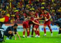 Pemain Negeri Sembilan FC meraikan jaringan gol Mio Tsuneyasu dalam aksi bola sepak Liga Super menentang Selangor FC di Stadium Tuanku Abdul Rahman, Paroi, Seremban, kelmarin. Negeri Sembilan menang 2-1. – UTUSAN/MOHD. SHAHJEHAN MAAMIN