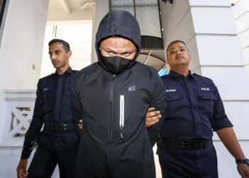 MOHAMAD Amier Amzar Mohamad Aspar dijatuhi hukuman gantung oleh Mahkamah Tinggi Ipoh selepas didapati bersalah membunuh seorang lelaki warga Bangladesh tujuh tahun lalu. - UTUSAN/MUHAMAD NAZREEN SYAH MUSTHAFA