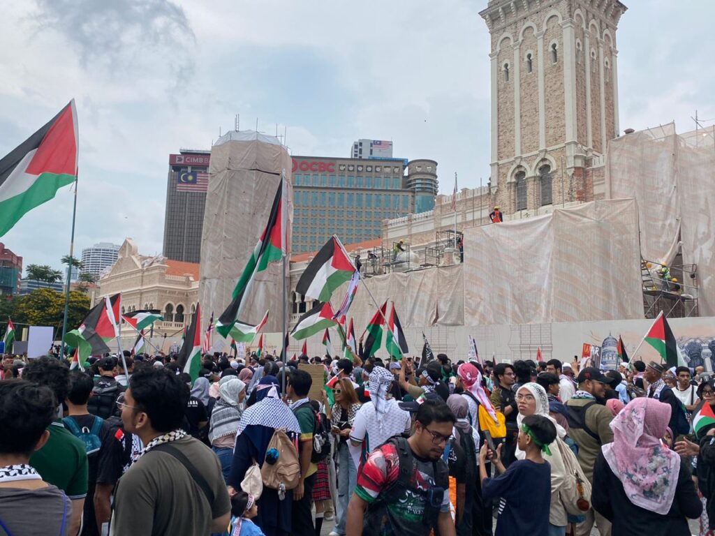 Laungan Selamat Gaza bergema di Dataran Merdeka