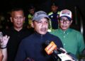 SULIZMIE Affendy Sulaiman semasa sidang akhbar pada perhimpunan Justice For Zara, malam tadi. - UTUSAN/AFIQ RAZALI