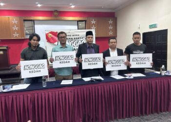 SULAIMAN Ibrahim (tengah) bersama wakil beberapa NGO ketika sidang akhbar berkenaan Himpunan Rakyat ‘Honggaq Kedah’ di sebuah hotel di Alor Setar.