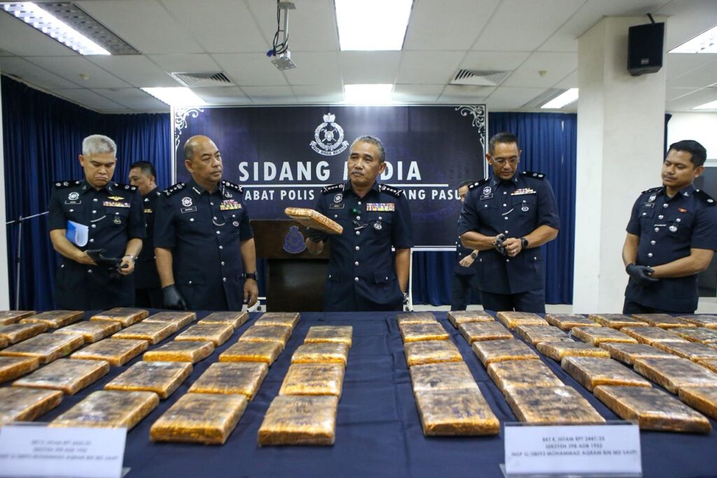 Wanita beli stok ganja Thailand, dicekup bersama adik, adik ipar 1 kdh stok ganja