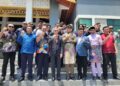 TAWANCHAI PK Saenchai (depan, empat dari kanan) bersama pihak penganjur Kejohanan Muaythai Amatur Terbuka Kelantan 2025 di Kompleks Kota Darul Naim, Kota Bharu, Kelantan semalam- UTUSAN/MUSTAQIM MOHAMED