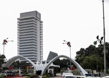 PEMARTABATAN versi bahasa Melayu sebagai naskhah berwibawa Perlembagaan Persekutuan akan memastikan kedudukannya diiktiraf secara sah dan berwibawa dalam kerangka perundangan negara.