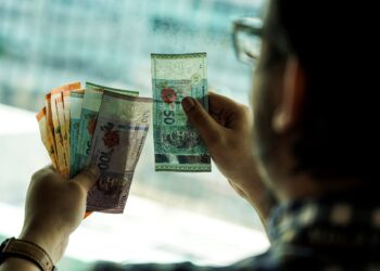 amalan rasuah memudaratkan diri, agama dan negara.
– GAMBAR HIASAN