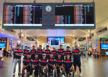 Skuad Bunga Raya bawah 20 (B-20) negara bergambar sebelum berlepas ke Bihar, India bagi menyertai Kejohanan Ragbi Asia B-20 tujuh sebelah (7s) pada 9 dan 10 Ogos ini. Ihsan Ragbi Malaysia