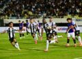 Pemain Terengganu FC (TFC) meraikan jaringan ketika menentang PDRM FC dalam saingan Liga Super di Stadium Sultan Mizan Zainal Abidin, Gong Badak, Kuala Nerus, Terengganu, malam ini. -UTUSAN/PUQTRA HAIRRY