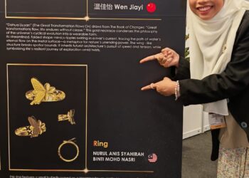 NURUL Anis Syahirah dan cincin rekaannya Bloom Butterfly.