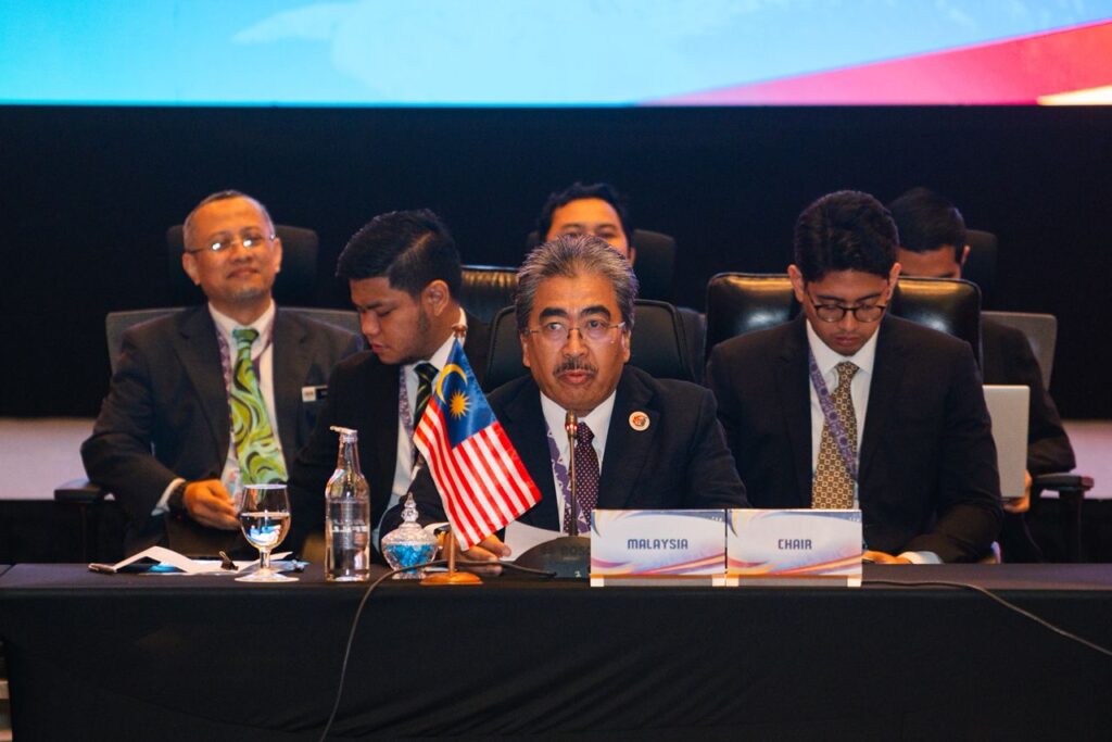 Johari gesa henti import sisa plastik 1 040925 kdh johari asean
