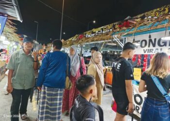 PASAR Klasik menawarkan jualan pelbagai produk barangan dan makanan tempatan yang akan beroperasi sepanjang empat hari penganjuran Festival Selangor@Batu Laut 2025 dekat Tanjong Sepat di Kuala Langat, Selangor.