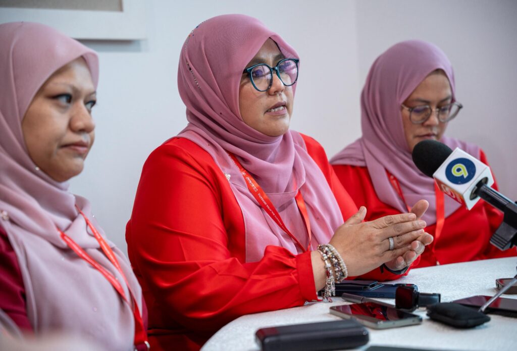 Armada, Srikandi Bersatu pertahan institusi Presiden 1 080925 SLG MasErmieyati Presiden