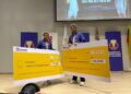 Chen Tang Jie-Toh Ee Wei pada majlis hadiah kemenangan insentif oleh syarikat jualan barangan elektronik di Akademi Badminton Malaysia (ABM) di Bukit Kiara hari ini.
