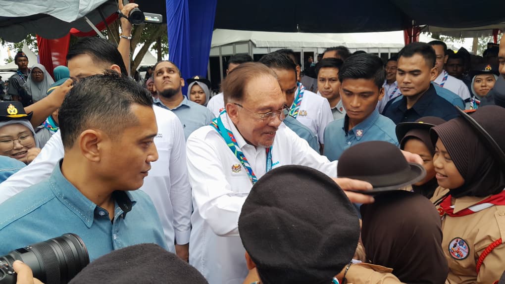 PM umum peruntukan khas RM100,000 untuk perkhemahan pengangkap 1 140925 JHR anwar peruntukan