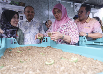 MAIMUNAH Mohd. Sharif pada Majlis Pelancaran Zon Sifar Sisa Wilayah Persekutuan Kuala Lumpur di Jalan Raja Muda Abdul Aziz, Kuala Lumpur hari ini.-UTUSAN/SHIDDIEQIIN ZON