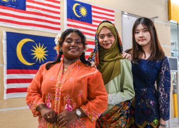 KEHARMONIAN tidak datang dengan sendirinya, ia perlu dipupuk, dipelihara dan diamalkan dalam kehidupan seharian oleh semua rakyat.