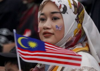 BETAPA perlunya setiap rakyat pelbagai bangsa dan kaum mengukuhkan ikatan perpaduan sesama mereka.