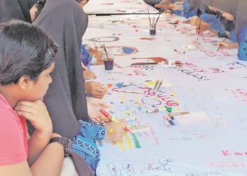 HENTIKAN budaya membuli sebelum ia menjadi barah dalam sistem pendidikan.
