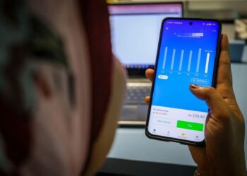 PENSTRUKTURAN tarif boleh difahami sebagai proses kerajaan mengubah cara pengiraan bil elektrik.