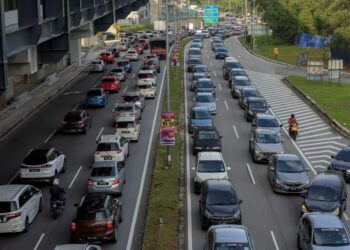 KESELAMATAN jalan raya tidak harus menafikan hak warga emas untuk terus bergerak dengan bermaruah.