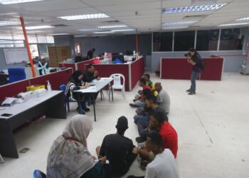 SEBAHAGIAN individu yang ditahan AADK dalam Op Cegah Khas yang dijalankan serentak di seluruh negara.