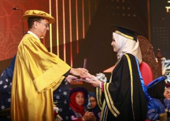 KECEMERLANGAN akademik tidak seharusnya dinilai hanya melalui gred atau angka, sebaliknya turut melibatkan kesesuaian minat, bakat serta keperluan pasaran kerja.