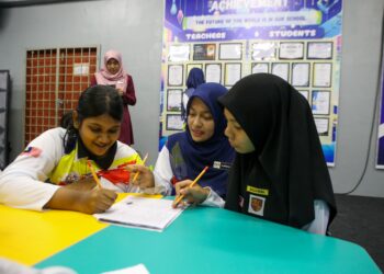 BERI didikan nilai moral yang tinggi kepada anak-anak beserta dengan kefahaman ilmu keagamaan sejak peringkat pra-sekolah hingga sekolah rendah lagi.